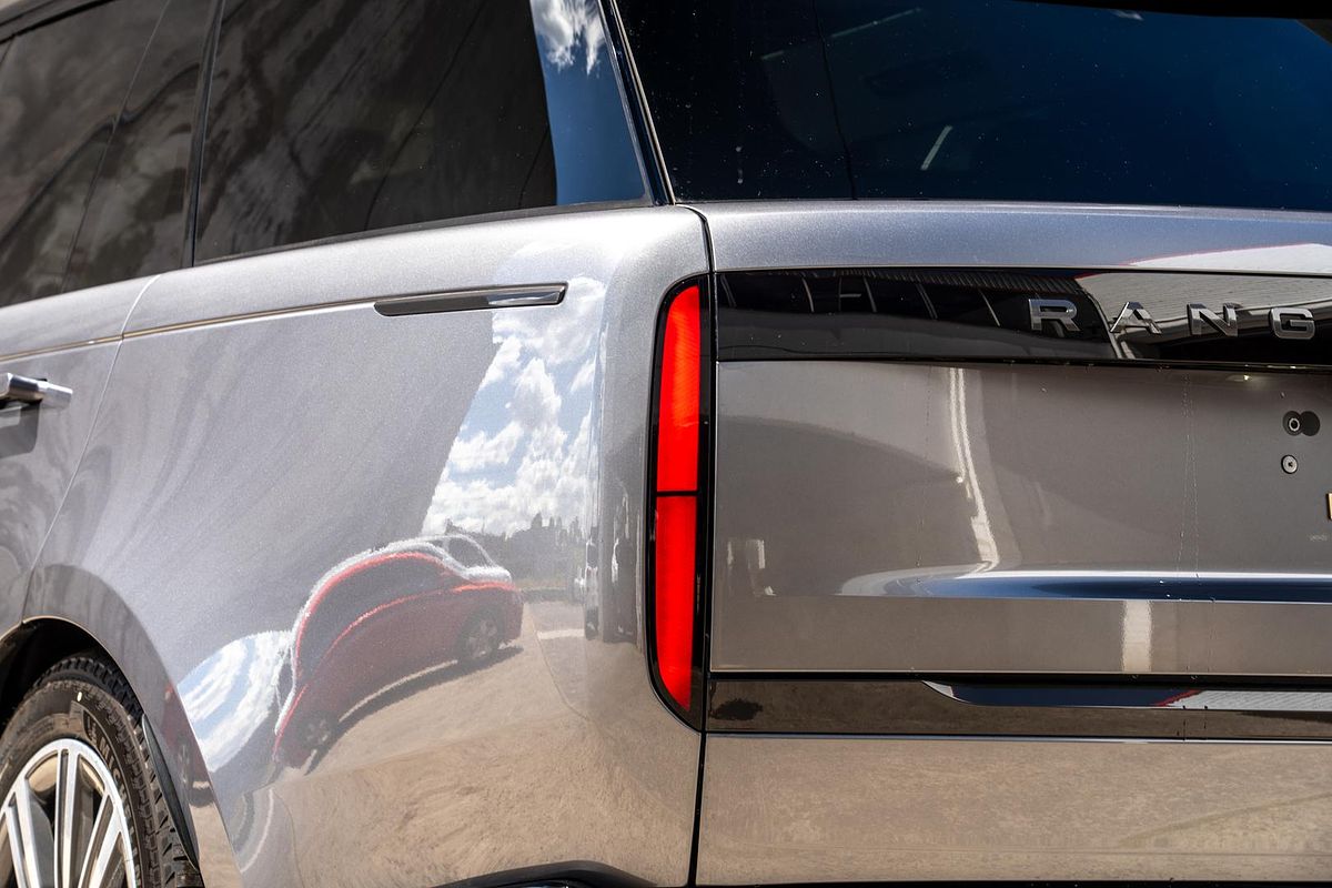 2025 Land Rover Range Rover D350 HSE L460