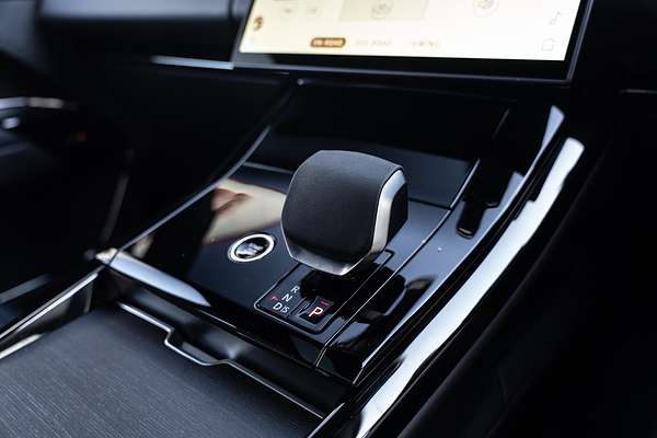 2025 Land Rover Range Rover Sport D250 Dynamic SE L461