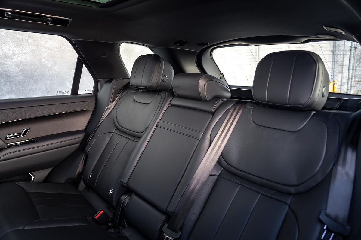 2025 Land Rover Range Rover Sport D250 Dynamic SE L461