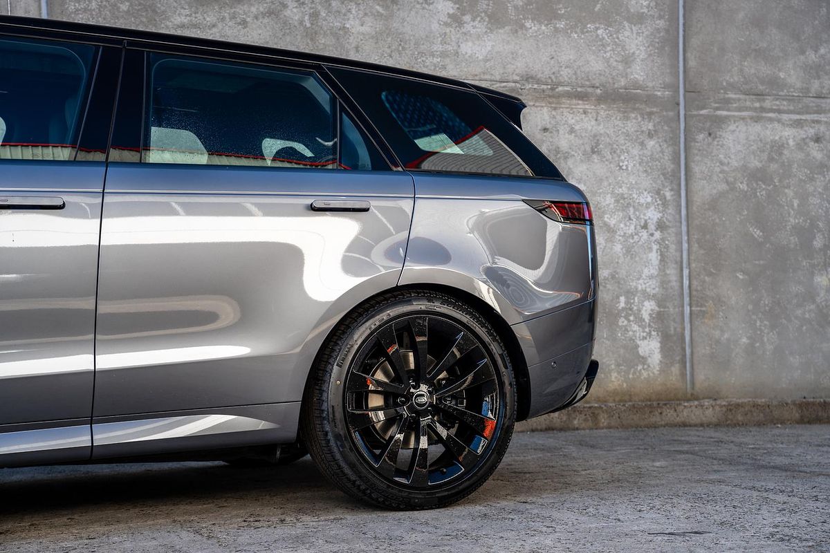 2025 Land Rover Range Rover Sport D250 Dynamic SE L461