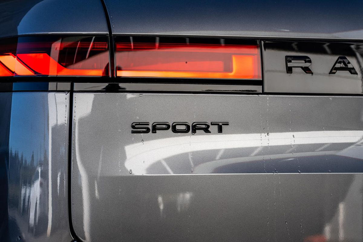 2025 Land Rover Range Rover Sport D250 Dynamic SE L461