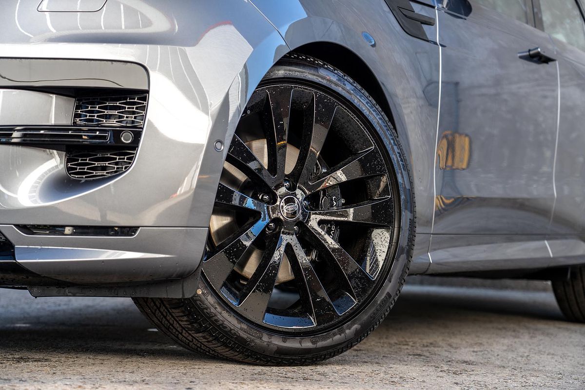 2025 Land Rover Range Rover Sport D250 Dynamic SE L461