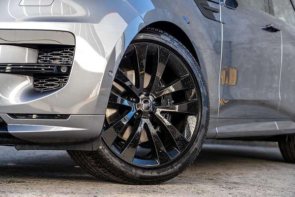 2025 Land Rover Range Rover Sport D250 Dynamic SE L461