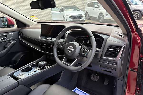 2025 Nissan X-TRAIL ST-L T33