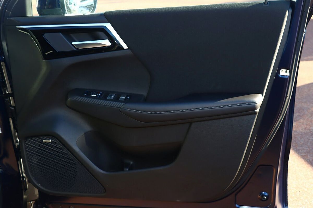 2025 Mitsubishi Outlander LS ZM