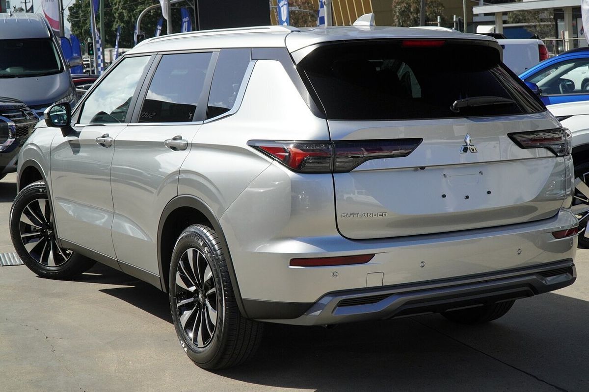 2025 Mitsubishi Outlander LS ZM