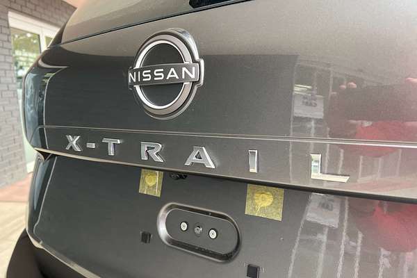 2025 Nissan X-TRAIL ST T33