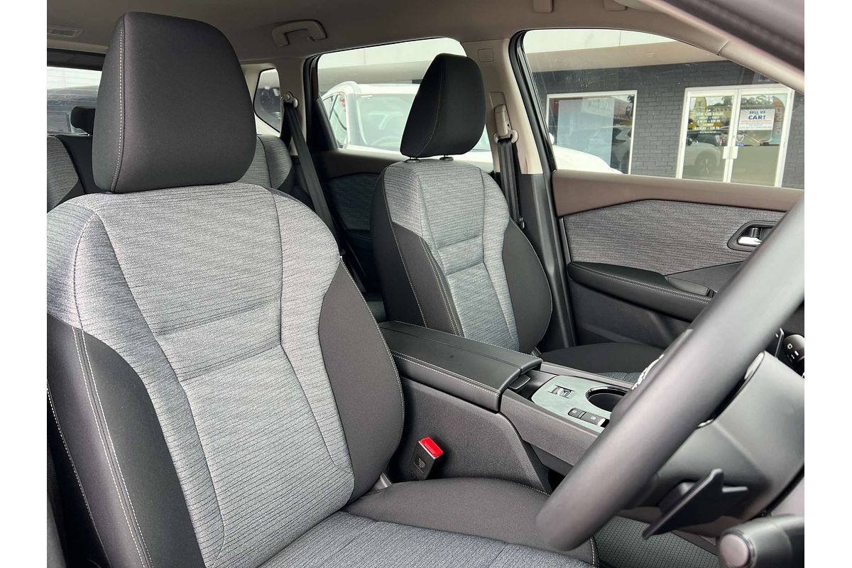 2025 Nissan X-TRAIL ST T33