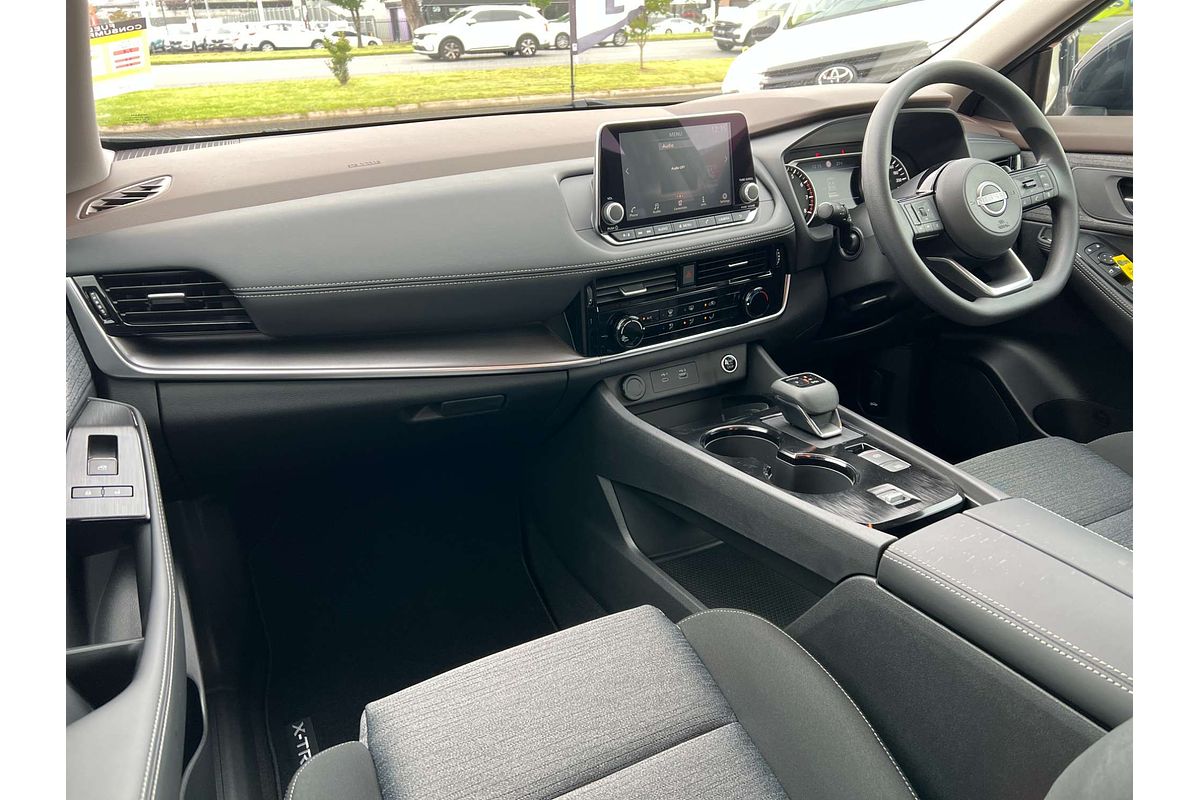 2025 Nissan X-TRAIL ST T33