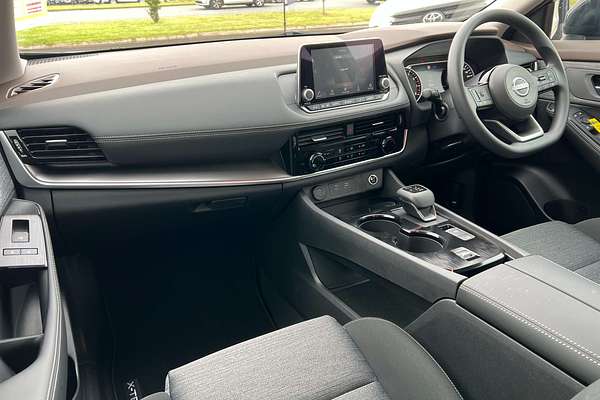 2025 Nissan X-TRAIL ST T33