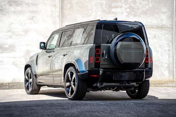 2025 Land Rover Defender 110 P400 X-Dynamic SE L663