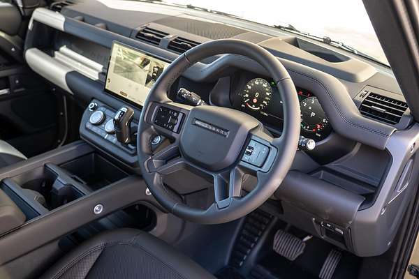 2025 Land Rover Defender 110 P400 X-Dynamic SE L663