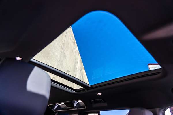 2025 Land Rover Defender 110 P400 X-Dynamic SE L663