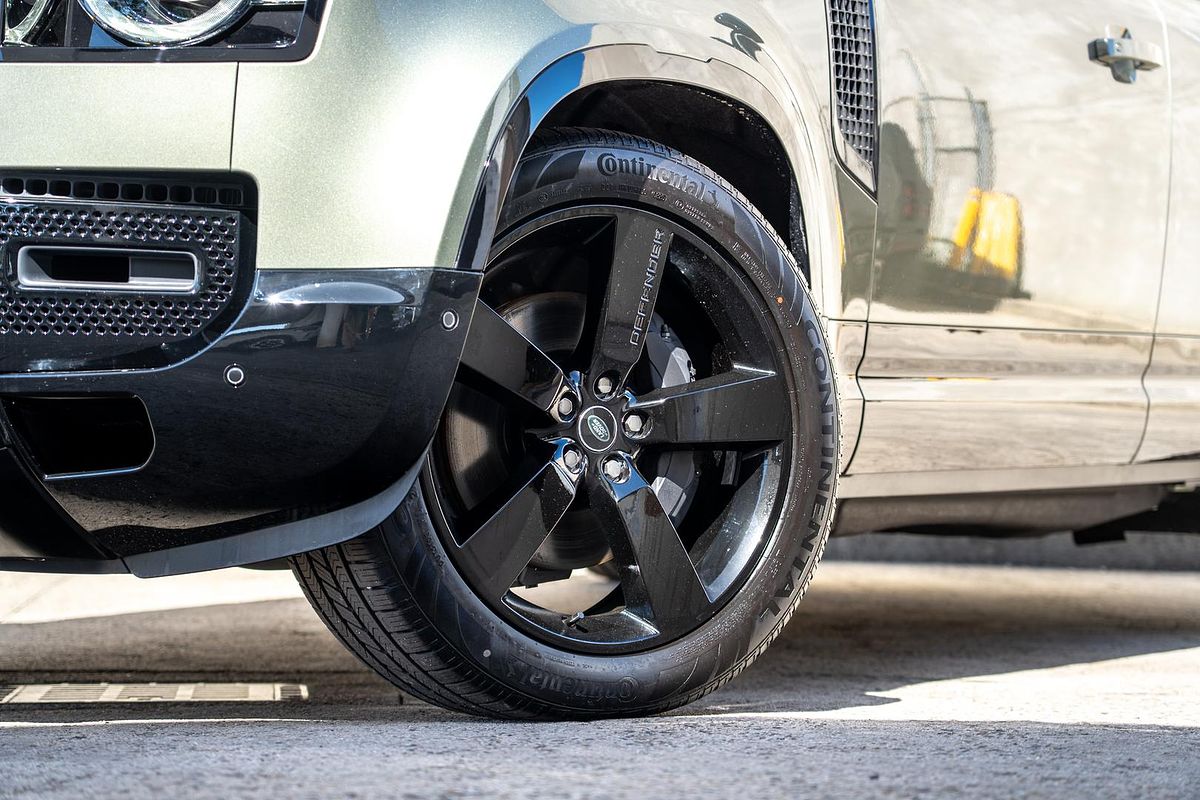 2025 Land Rover Defender 110 P400 X-Dynamic SE L663