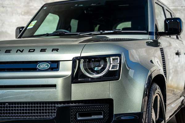 2025 Land Rover Defender 110 P400 X-Dynamic SE L663