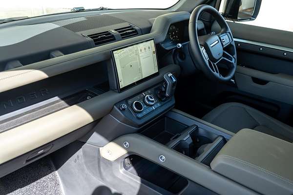 2025 Land Rover Defender 110 D350 X-Dynamic SE L663