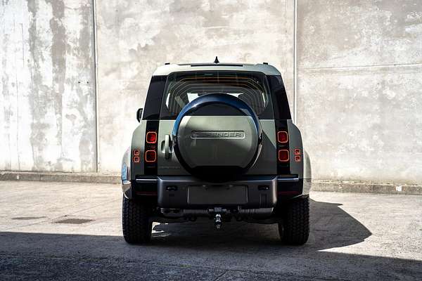 2025 Land Rover Defender 110 D350 X-Dynamic SE L663