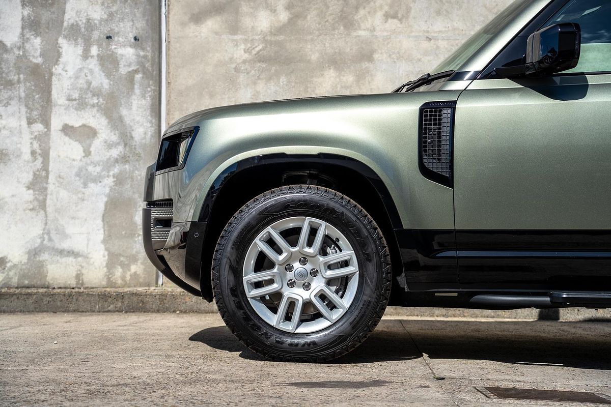 2025 Land Rover Defender 110 D350 X-Dynamic SE L663