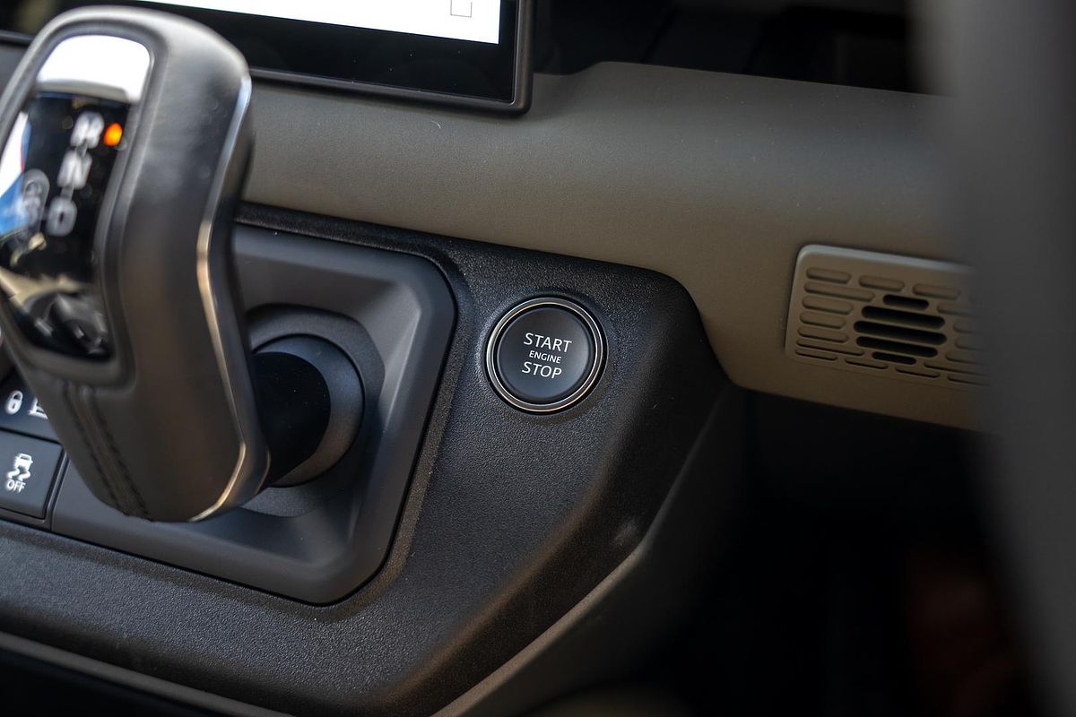 2025 Land Rover Defender 110 D350 X-Dynamic SE L663