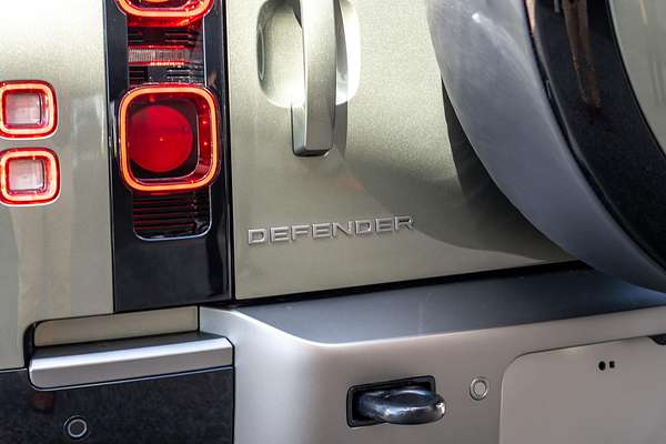 2025 Land Rover Defender 110 D350 X-Dynamic SE L663