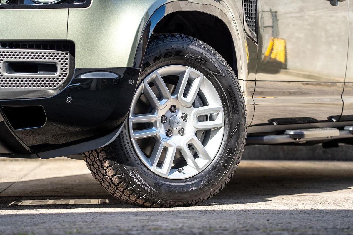 2025 Land Rover Defender 110 D350 X-Dynamic SE L663