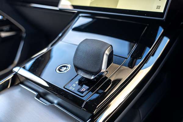 2025 Land Rover Range Rover Sport P360 Dynamic SE L461