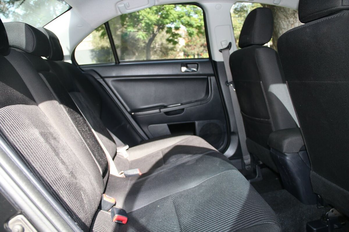 2014 Mitsubishi Lancer ES Sport CJ