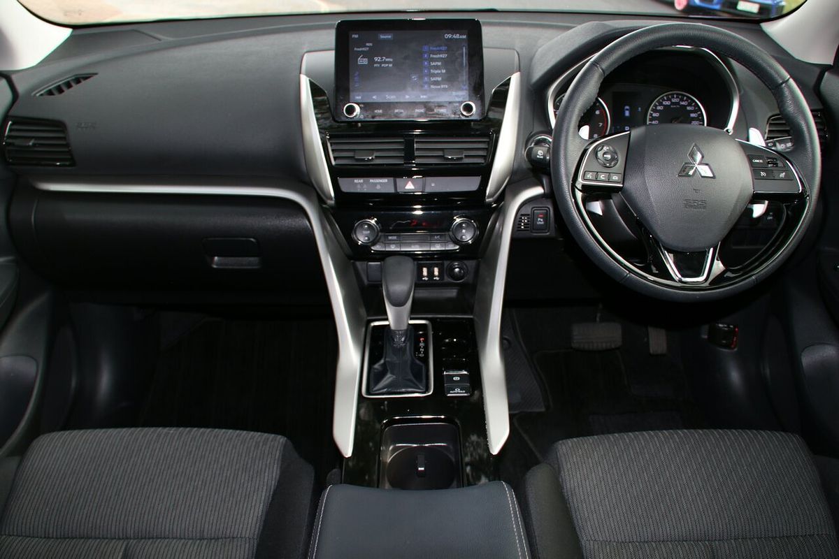 2024 Mitsubishi Eclipse Cross LS YB