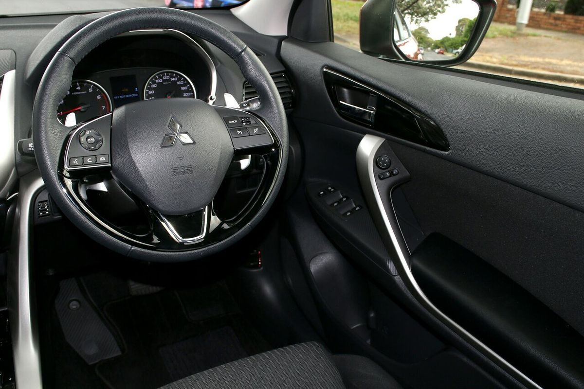 2024 Mitsubishi Eclipse Cross LS YB