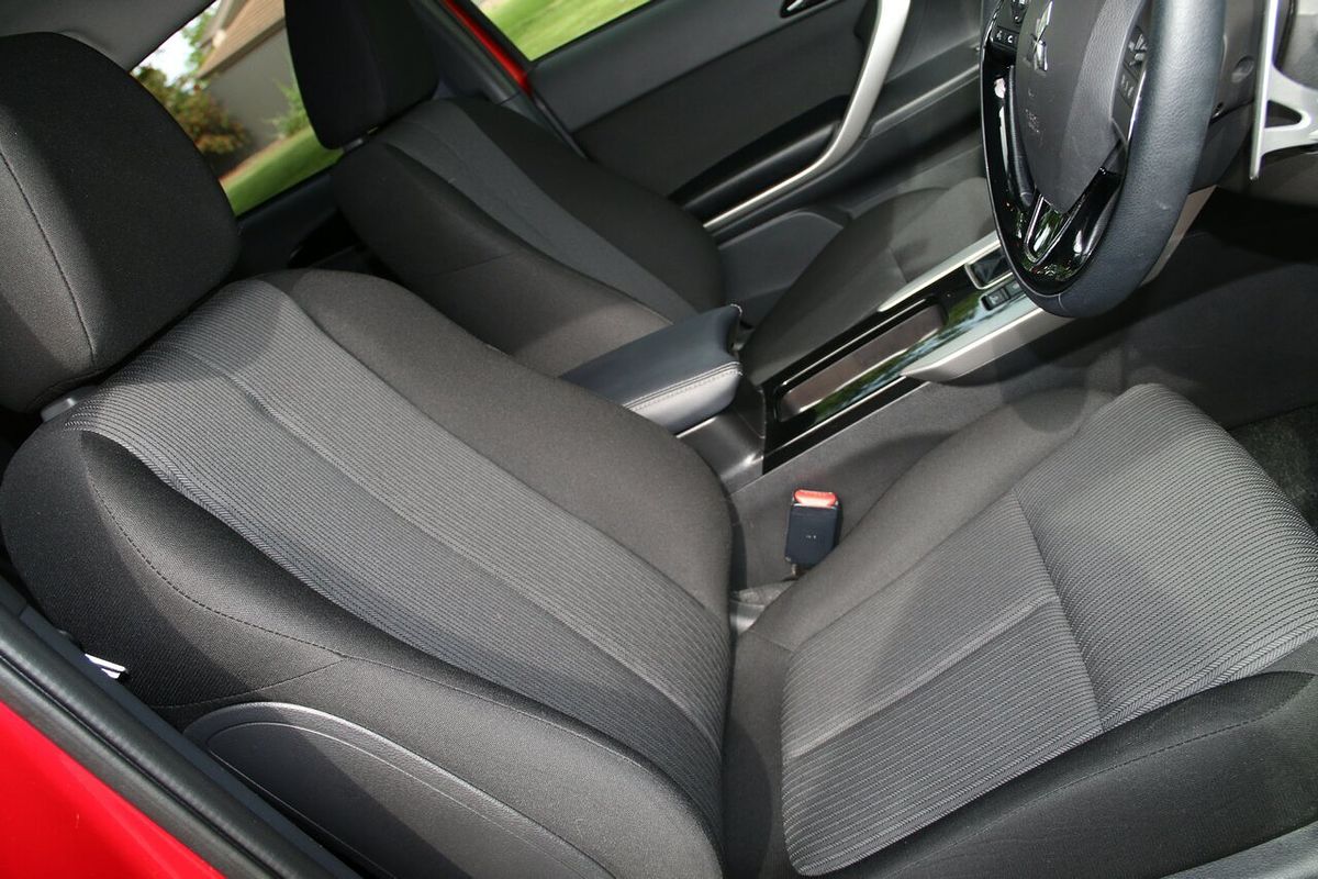 2024 Mitsubishi Eclipse Cross LS YB