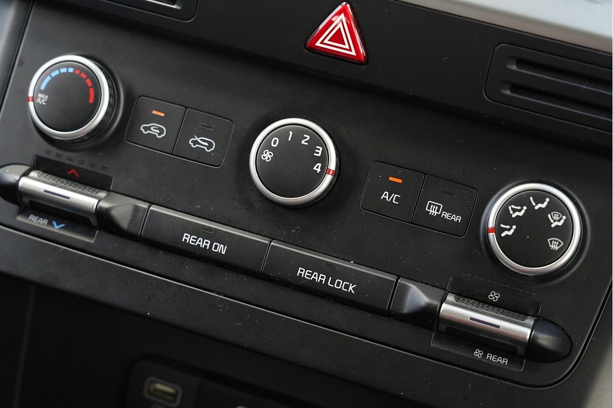 2023 Kia Carnival S KA4