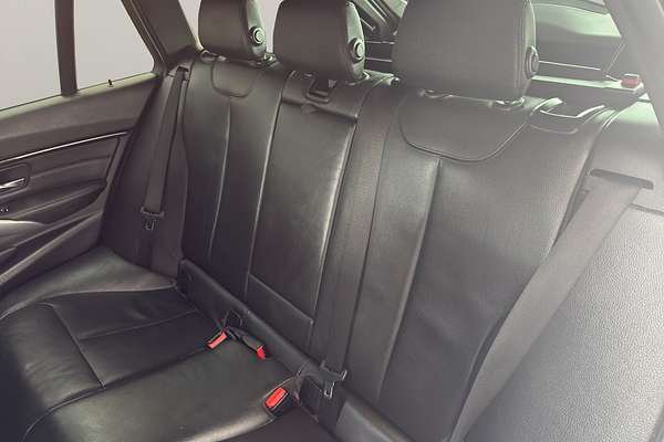 2015 BMW 320i M SPORT