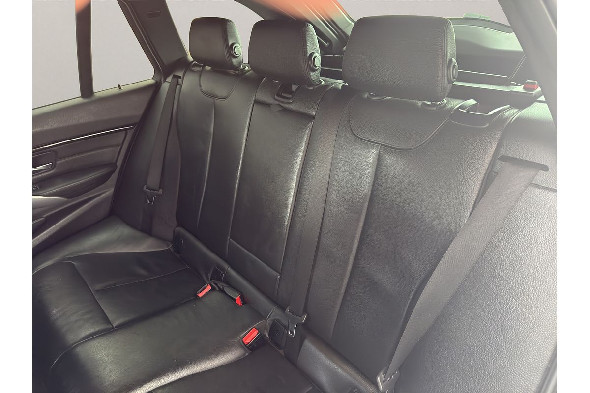 2015 BMW 320i M SPORT