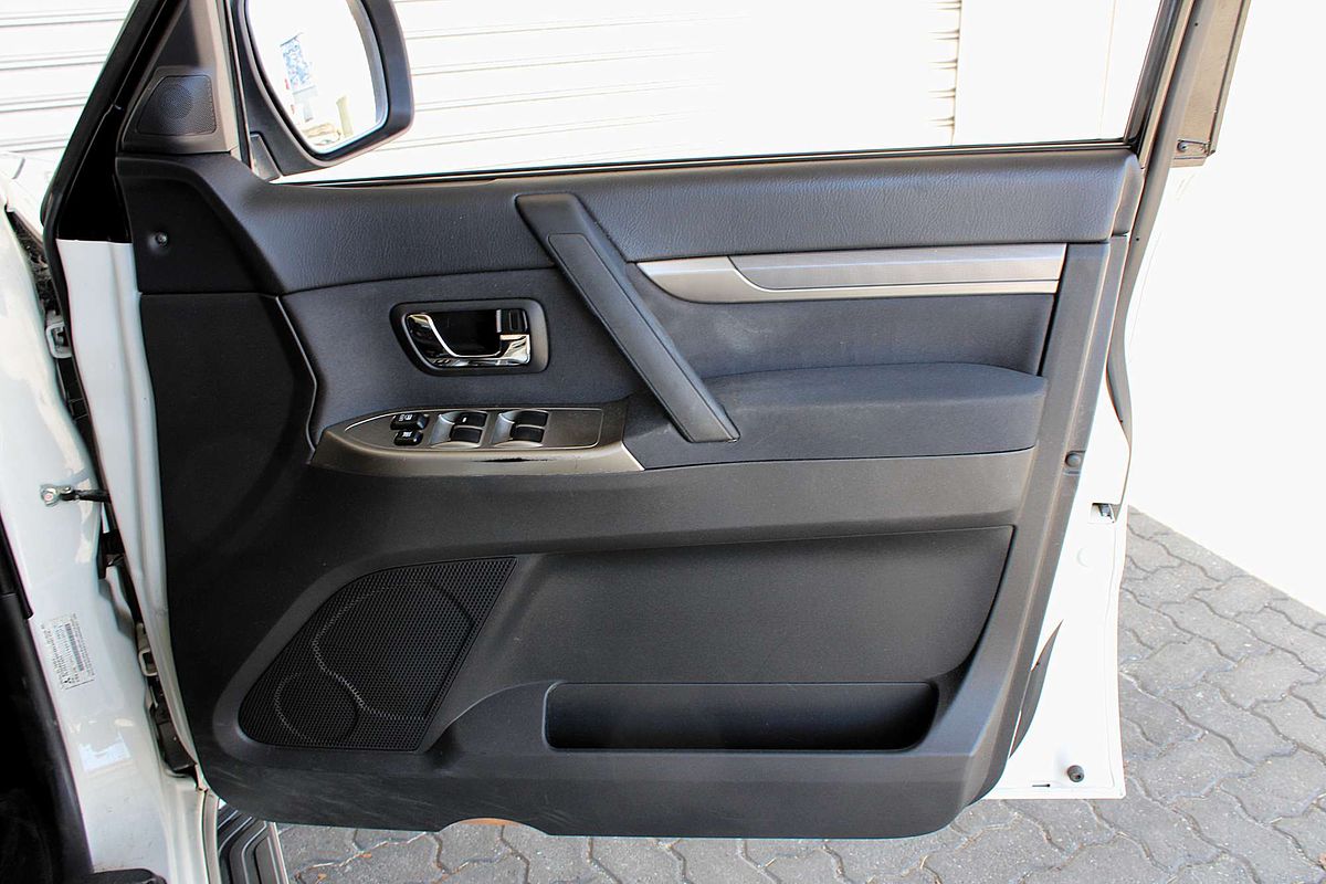 2016 Mitsubishi Pajero GLX NX