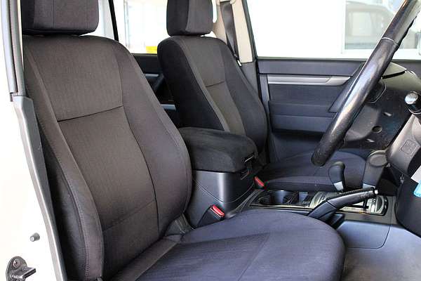 2016 Mitsubishi Pajero GLX NX