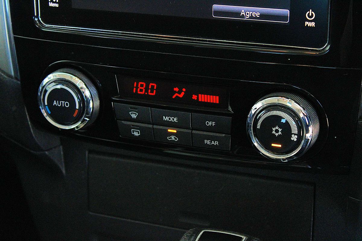 2016 Mitsubishi Pajero GLX NX