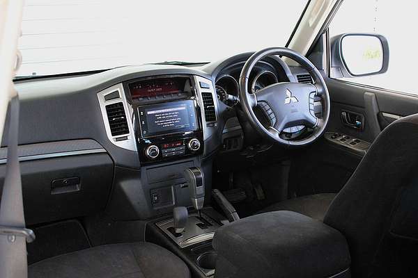 2016 Mitsubishi Pajero GLX NX