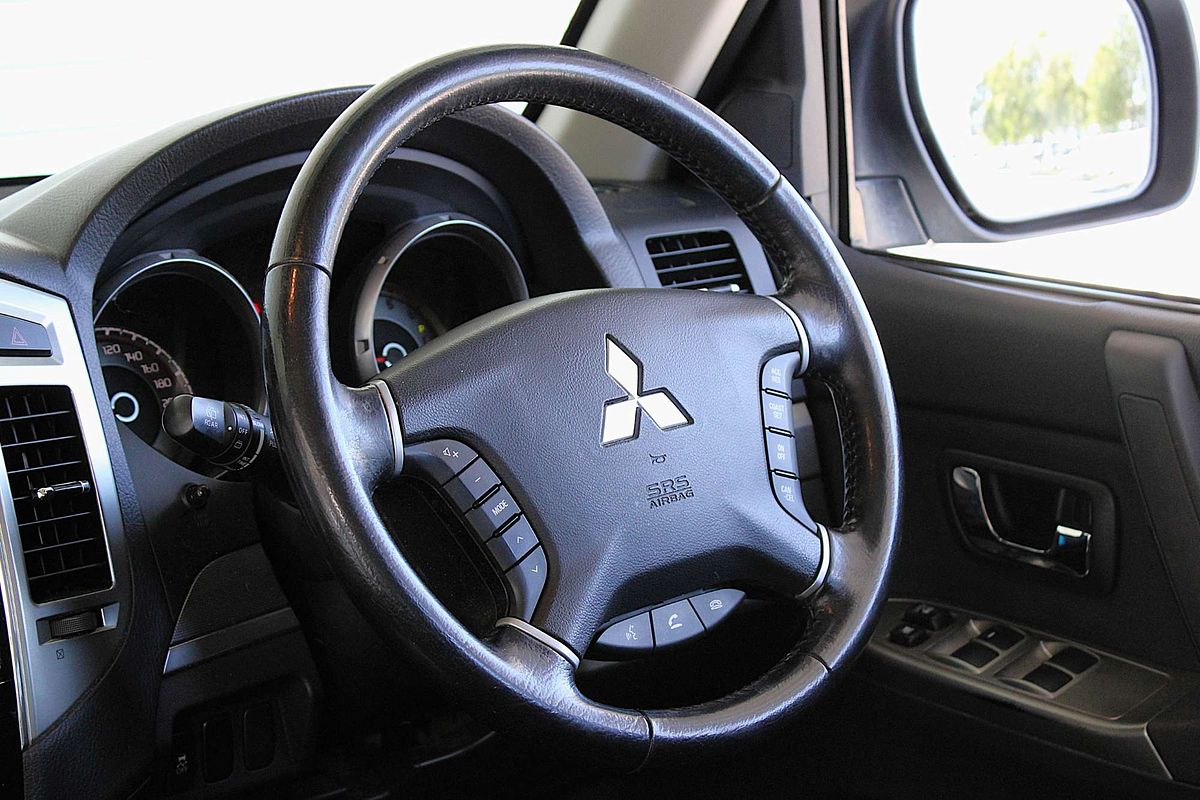 2016 Mitsubishi Pajero GLX NX