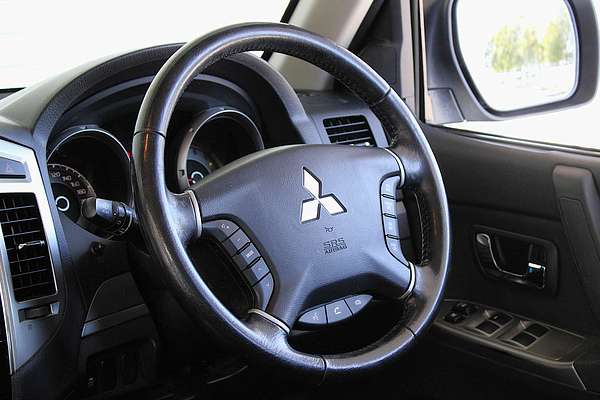 2016 Mitsubishi Pajero GLX NX