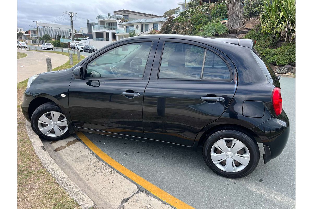 2015 Nissan Micra ST K13