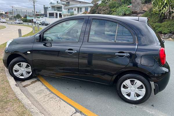 2015 Nissan Micra ST K13
