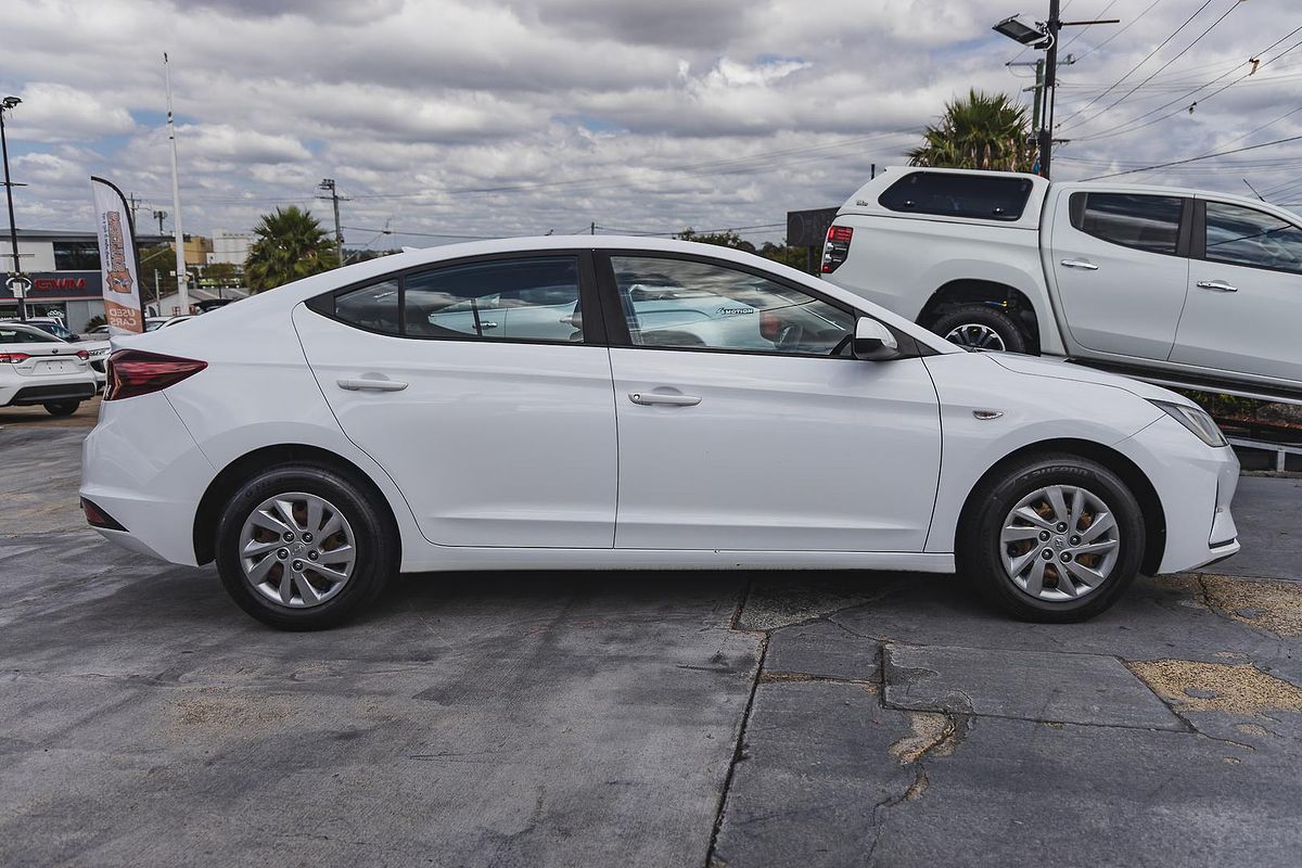 2019 Hyundai Elantra Go AD.2