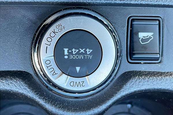 2014 Nissan X-TRAIL ST T32