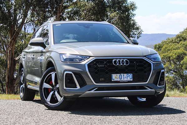 2024 Audi Q5 55 TFSI e S line FY