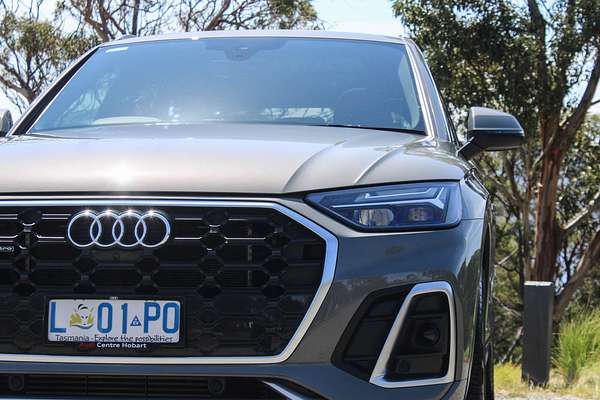 2024 Audi Q5 55 TFSI e S line FY