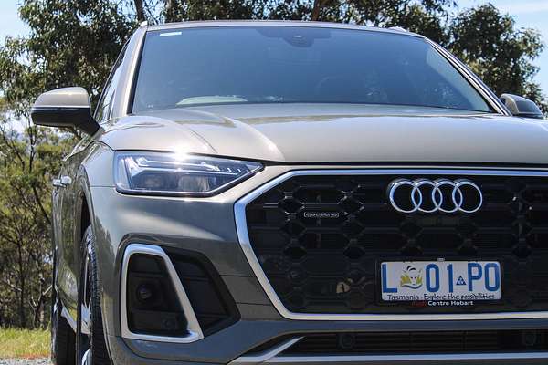 2024 Audi Q5 55 TFSI e S line FY