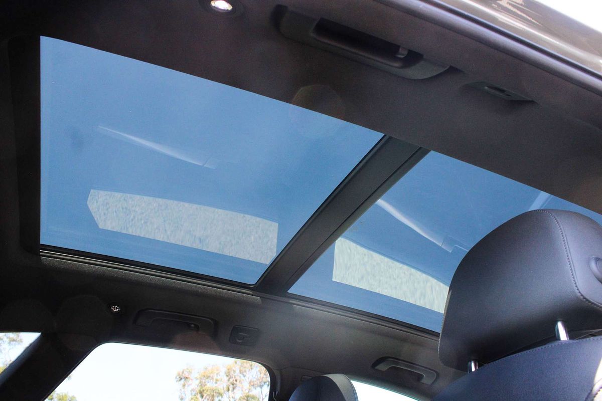 2024 Audi Q5 55 TFSI e S line FY