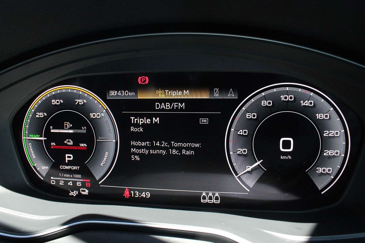 2024 Audi Q5 55 TFSI e S line FY