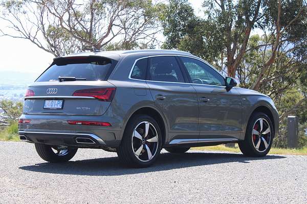 2024 Audi Q5 55 TFSI e S line FY