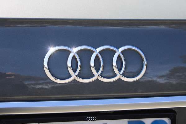 2024 Audi Q5 55 TFSI e S line FY